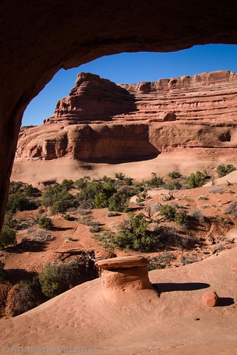 The hoodoo down below The Tunnel, Arches National Park, Utah
