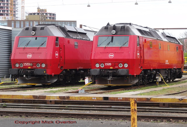 DSB diesels grubby ME1533 and fresh washed ME1520 havent worked recently as 8 new electric EB class cover their former workings - note both no1 and no2 ends closest to camera show minor difference