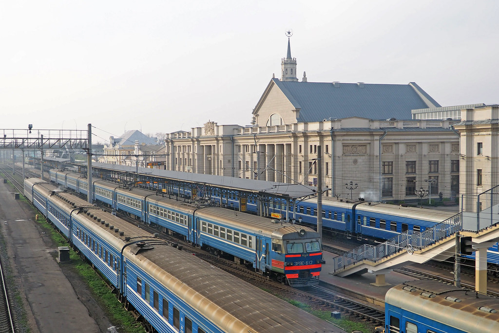 ЭР9E 612 | BC / БЧ ЭР9E 612; Zug 6305; Brest / Брэст | Kurswagen | Flickr