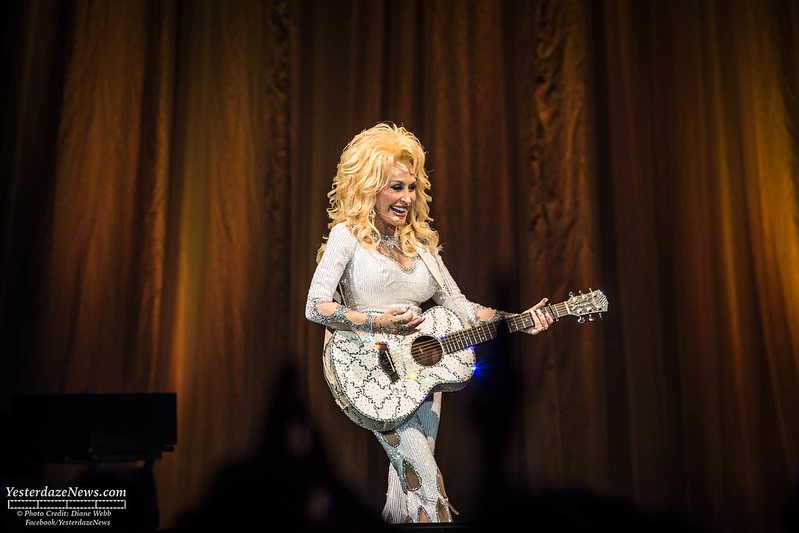 Dolly Parton 2016 (c) Photo by Diane Webb 13