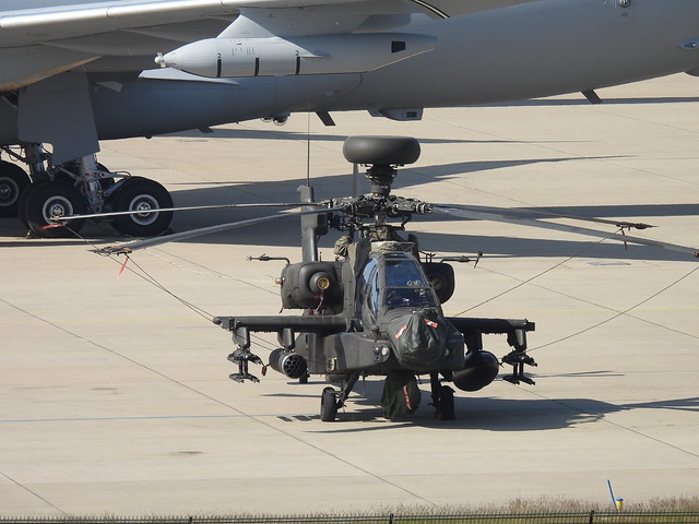 Army Air Corps Apache AH1 flight #AAC443/446   (4x AH1 : ZJ198 ZJ220 ZJ223 ZJ224)