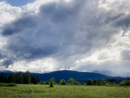 weather clouds landscape outside spring cloudscape springweather colorful olympicpeninsula sequim pacificnorthwest washingtonstate hss awardtree netartll