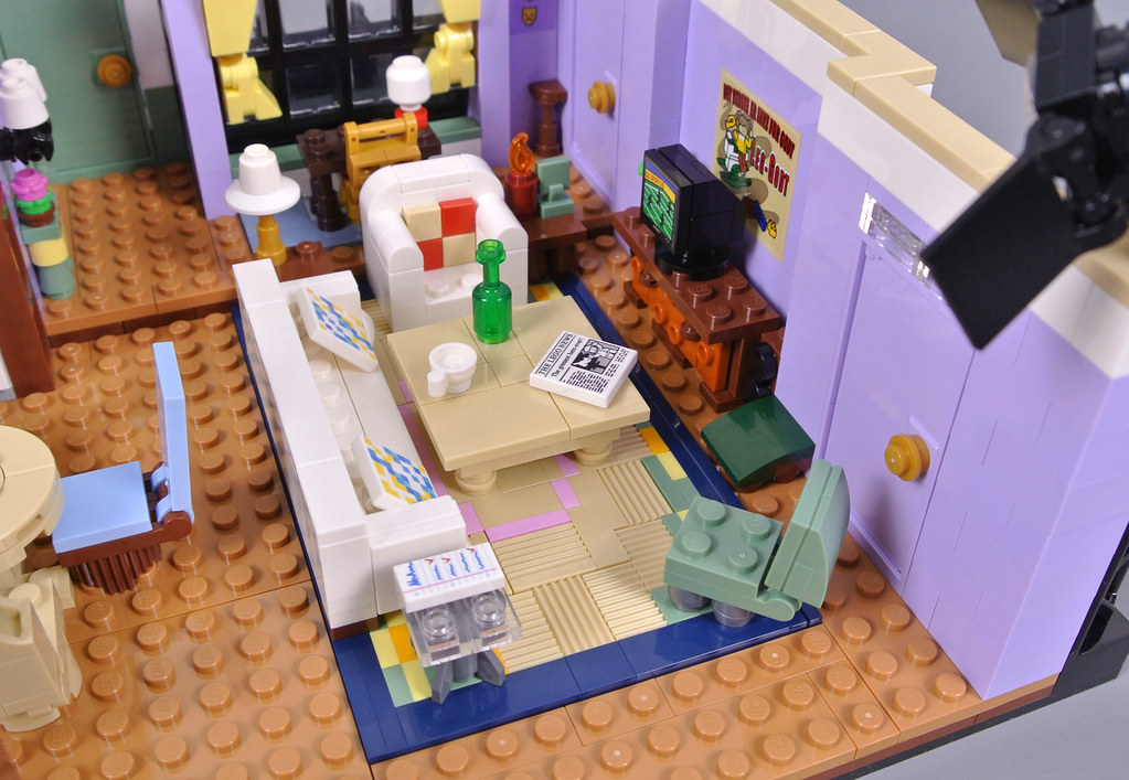 Lego unveils 2,048-piece Friends apartments set full of inside jokes - CNET