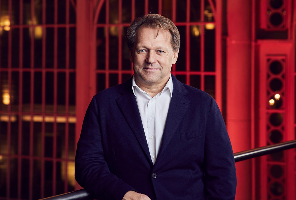 David Ross steps down as Chair of the Royal Opera House's Board of