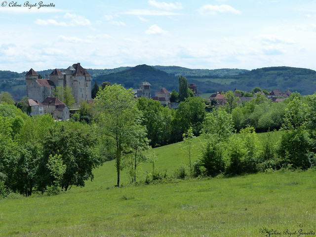 Le beau village de Curemonte, dans son écrin printanier - Corrèze - Nouvelle Aquitaine - France - Europe ( On explore May 14,2021)