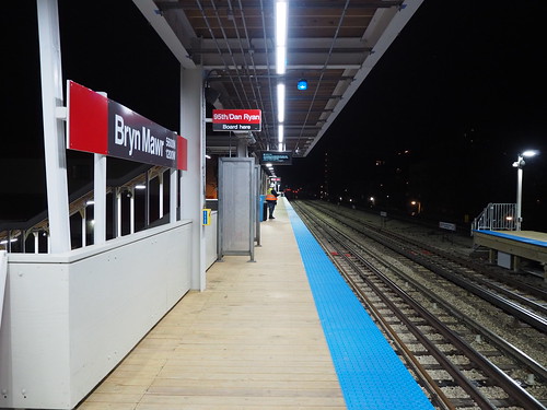 Temporary southbound platform at Bryn Mawr looking north, immediately after opening