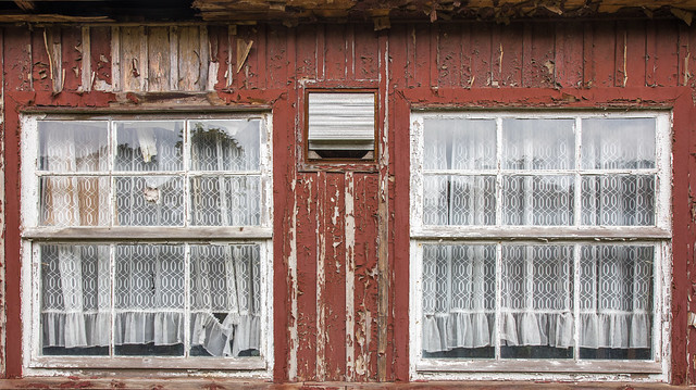 Window in decay