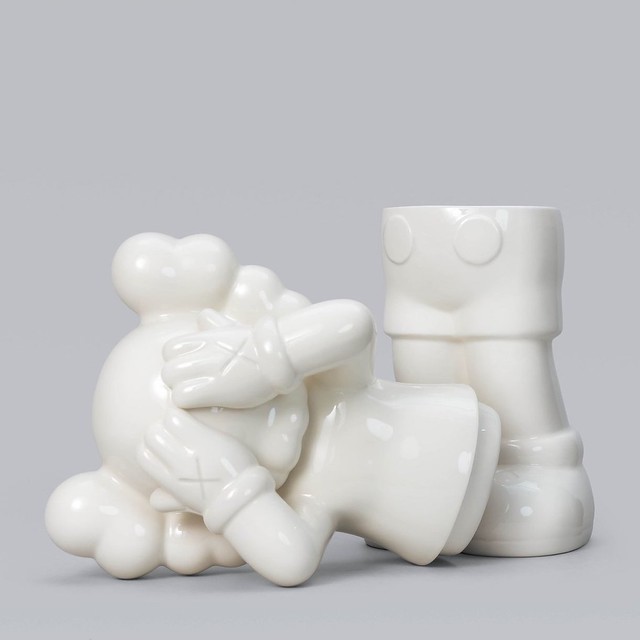 KAWS HOLIDAY Ceramic Containers TOYSREVIL 03