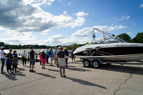 Photo of people attending a boat clinic