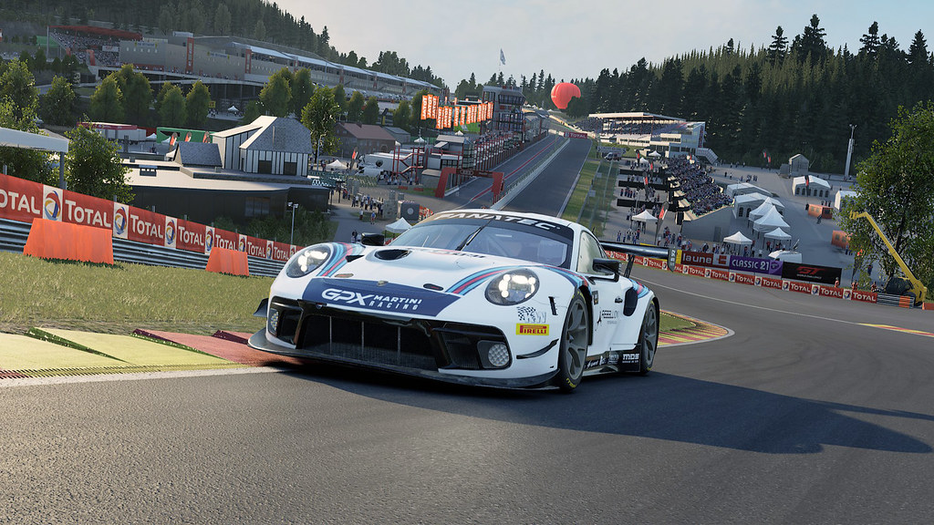 Porsche 911 GT3 R GPX Martini Racing 2021 | OverTake.gg