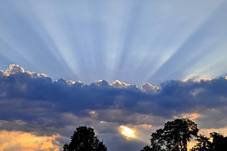 Rays of sun over Gaithersburg, Maryland [02]