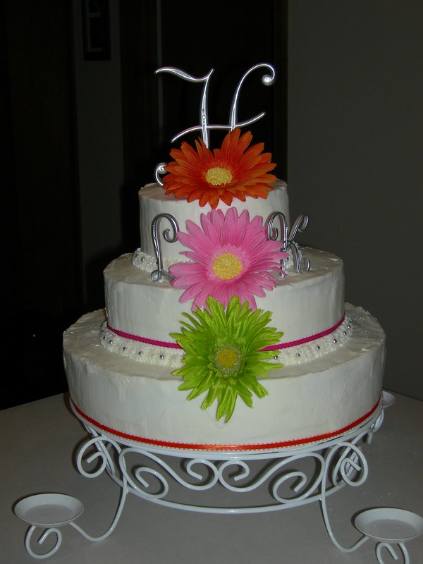 Cake by L'Aura's Cupcakes