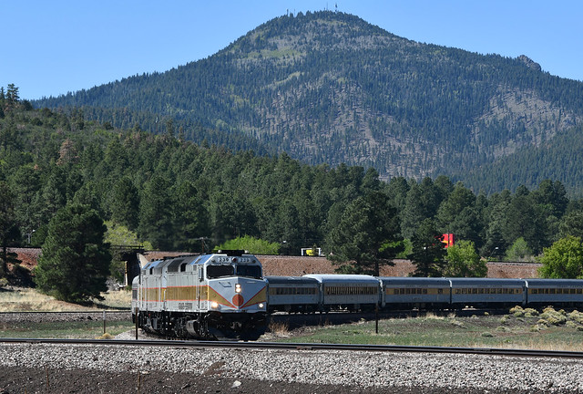 Grand Canyon Railway F40PH 239-Train 4