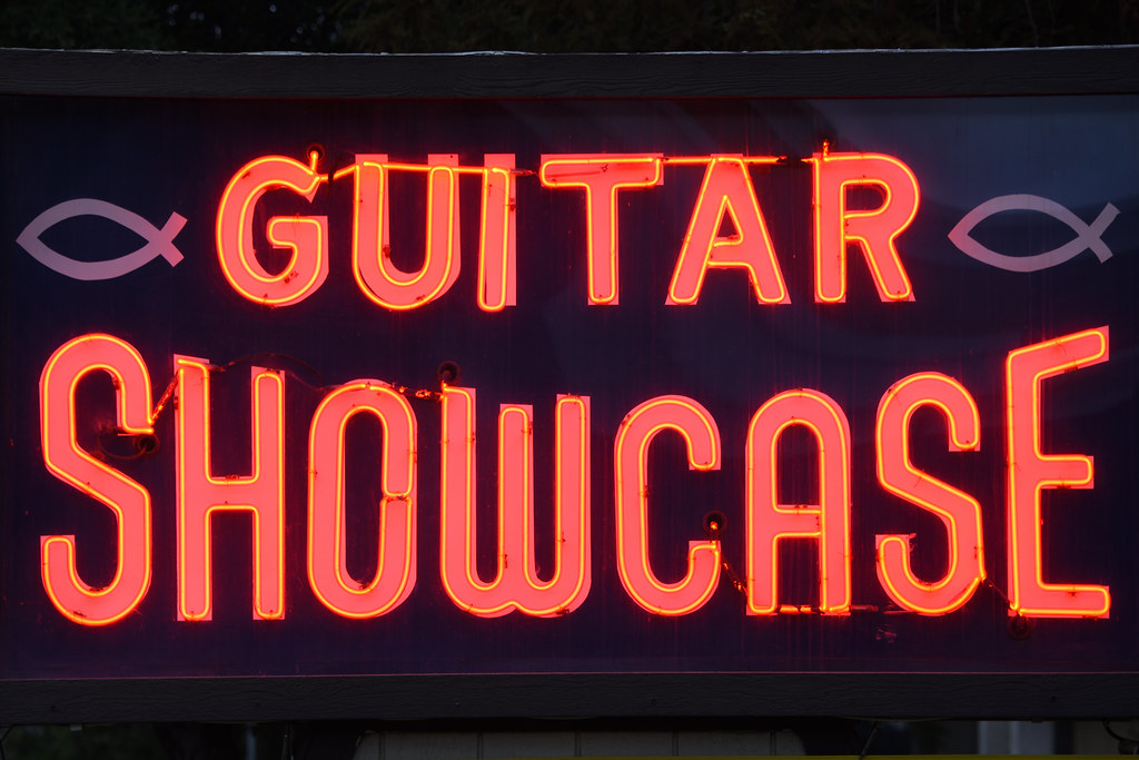 Guitar Showcase, Neon Sign