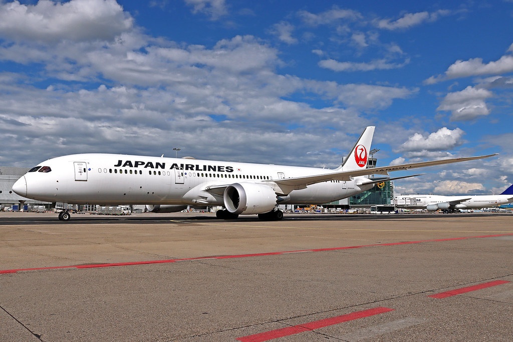 JA869J - B789 - Japan Airlines