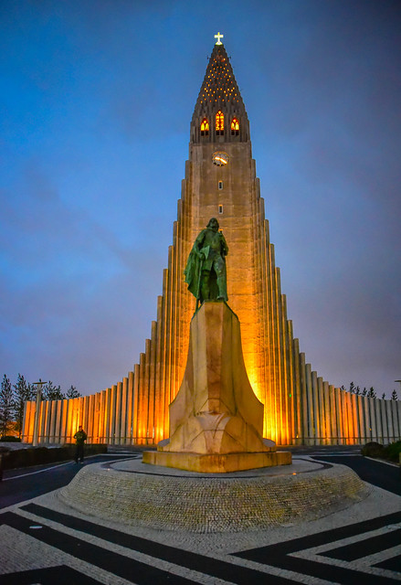 Hallgrimskirkja Church and Leifur Eiriksson Statue at Night - Reykjavík Iceland