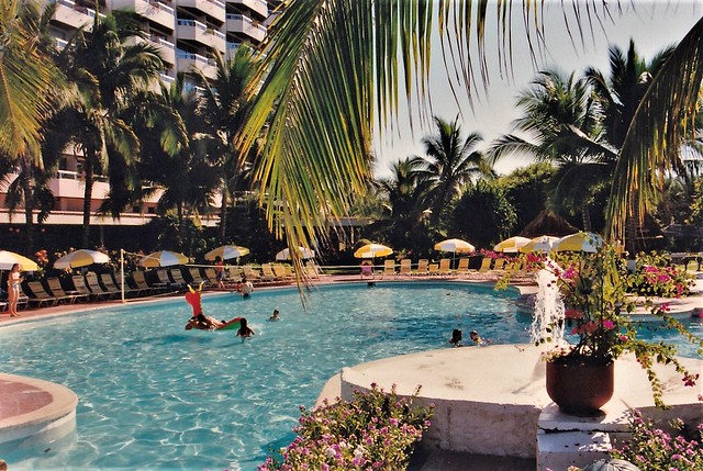 Krystal Hotel pool -Ixtapa