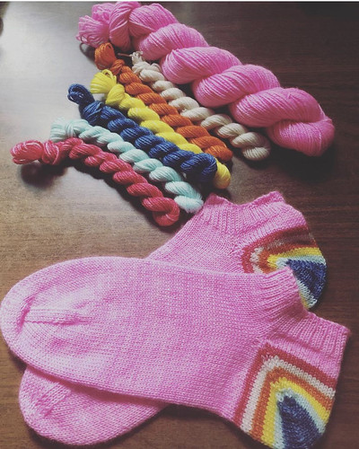 Brandi knit these fun Rainbow Pop Shorties from Summer Lee’s Summerland Sock Set. She even made up kits in her @thegreenbuttonjar shop (not including the pattern available on Ravelry.