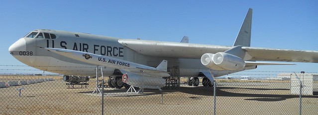 Boeing B-52F Stratofortress