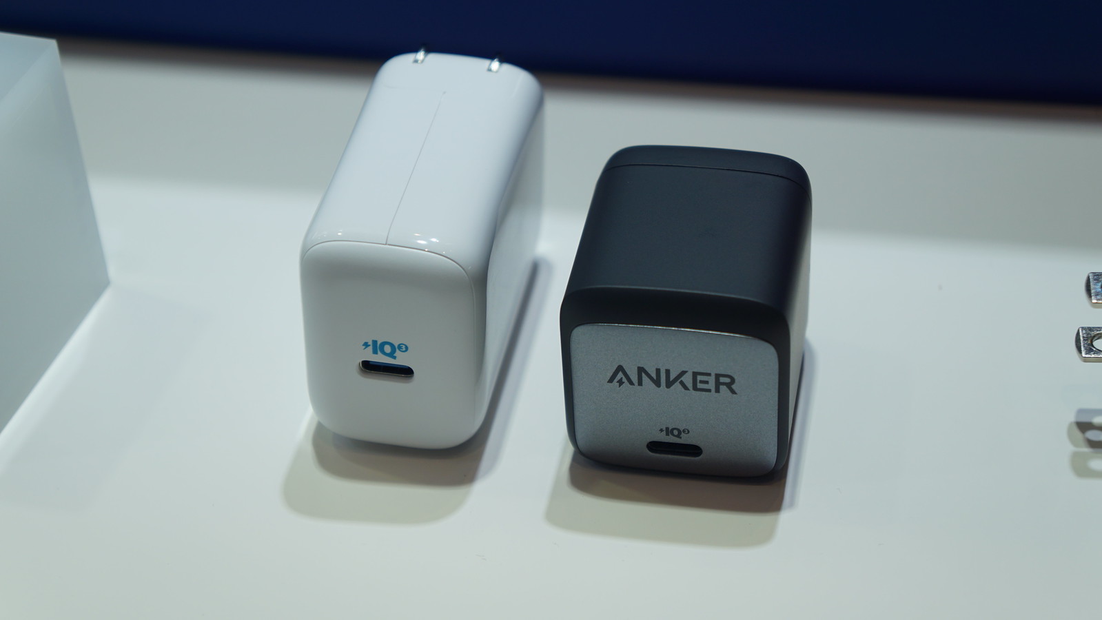 Anker Nano II 45WとPowerPortIII 45W Podの比較