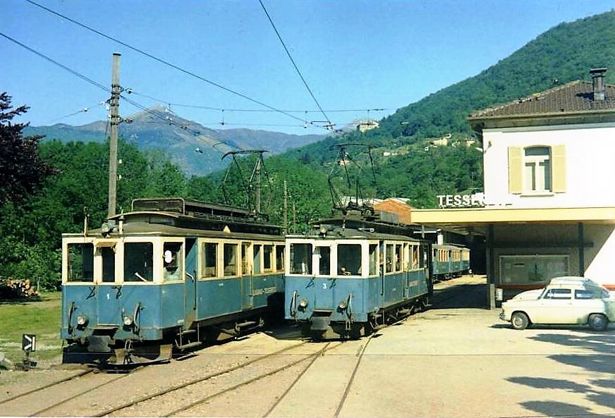 Trains Lugano-Tesserete (Suisse)