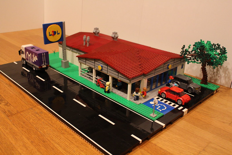 MOC] Grocery Store - LEGO Town - Eurobricks
