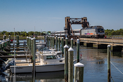 Crossing the Brielle Draw | A northbound shuttle crosses the… | Flickr