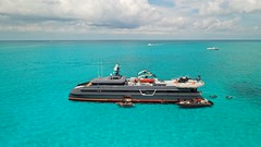 Support Yacht “HODOR” in the Bahamas