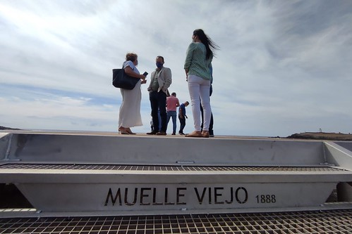 Un momento de la visita al Muelle Viejo de Arinaga (Foto: @oscarhdezsuarez)