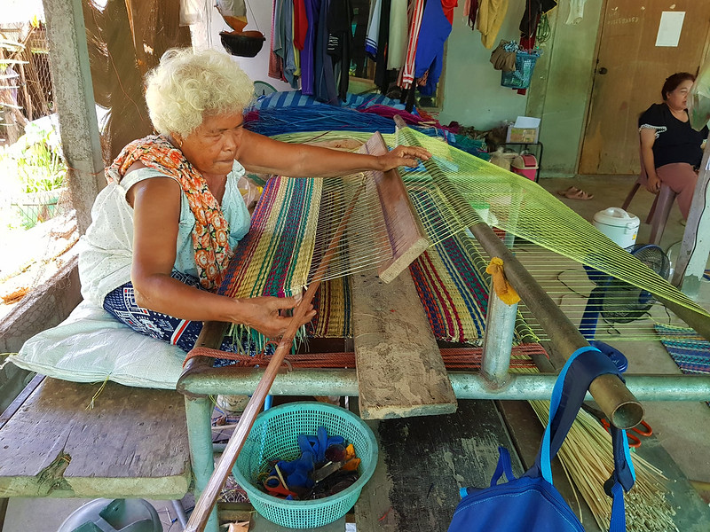 Weaving mats การทอเสื่อ