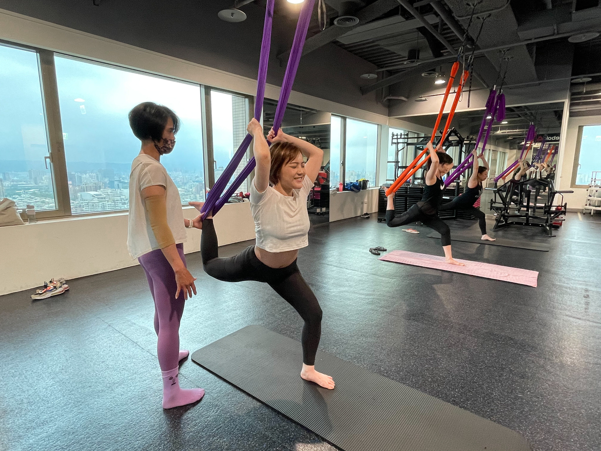 板橋健身房推薦。環球健身中心板橋店體驗分享！空中瑜伽課程＋TRX課程心得