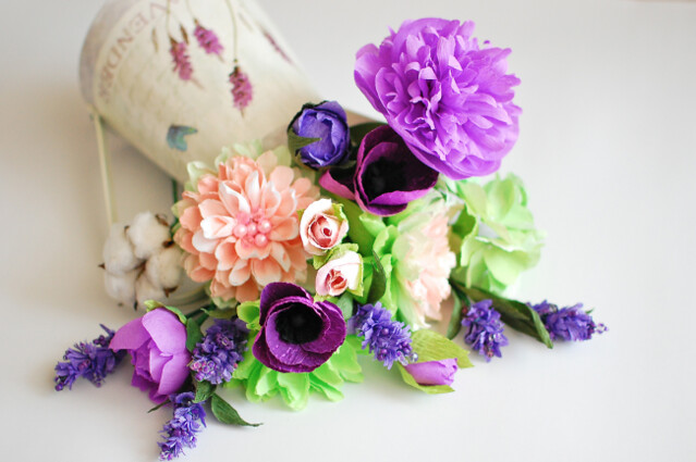 Fleurs en papier ondulé bricolage: les meilleurs cours de maître et conseils de décoration