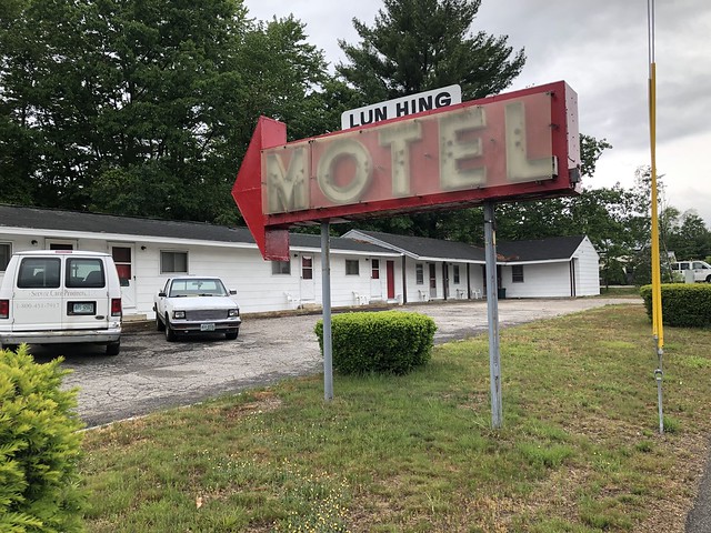 Lun Hing Motel, West Concord, NH Sign