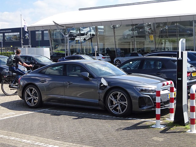 New Audi RS e-tron GT