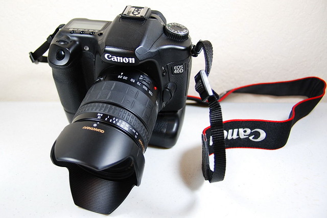 Canon Eos 40D with grip and lens