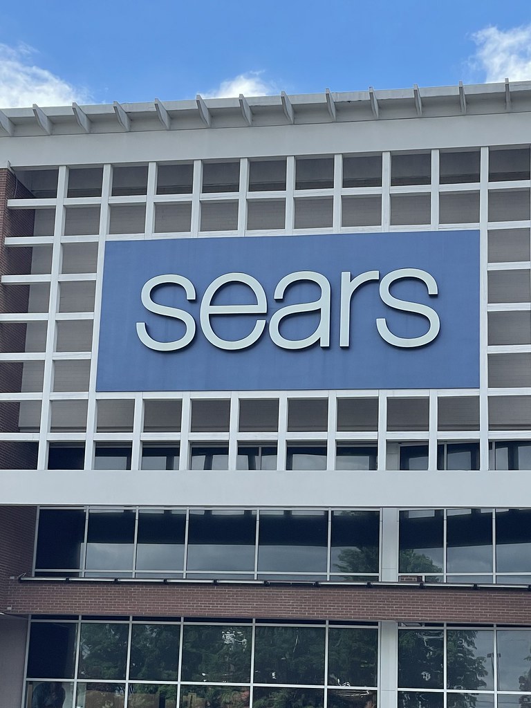 Visited Sears and the Apple store. Sears and the Apple sto… Flickr