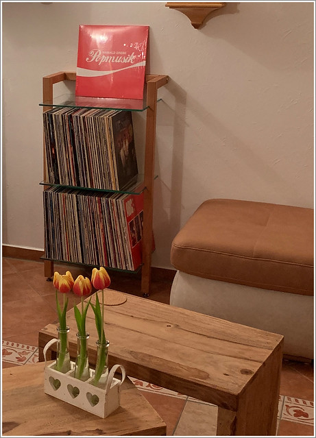Schallplattenregal Kirschbaum - Kundenfoto / LP shelving cherry wood - customer picture