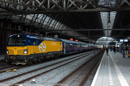 20210525_NL_Amsterdam-Centraal_NS International 193 759 with Nightjet 40421