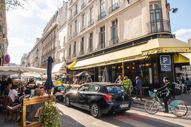 Paris, rue du Faubourg Montmartre