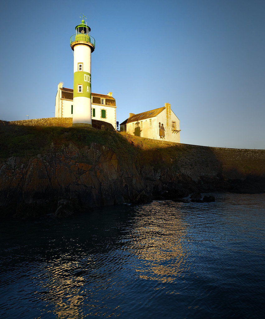 Doelan: sunset on the lighthouse