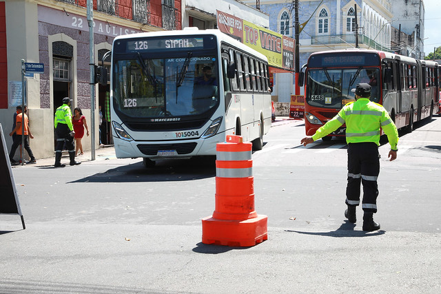 1º.6.2021 - Prefeitura altera rota de linhas de ônibus articulados que atendem o Centro