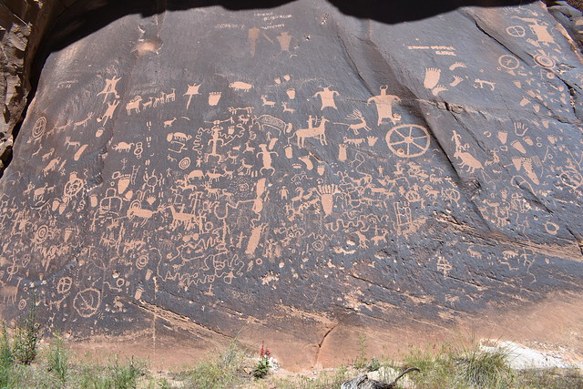 Newspaper Rock, Petroglyphs @ Utah