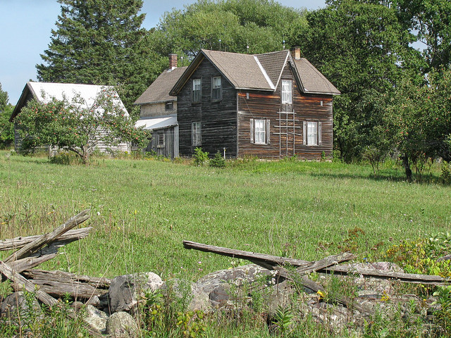 Victorian Farmhouse, Carterton, Jocelyn Township, District of Algoma, Ontario, Canada