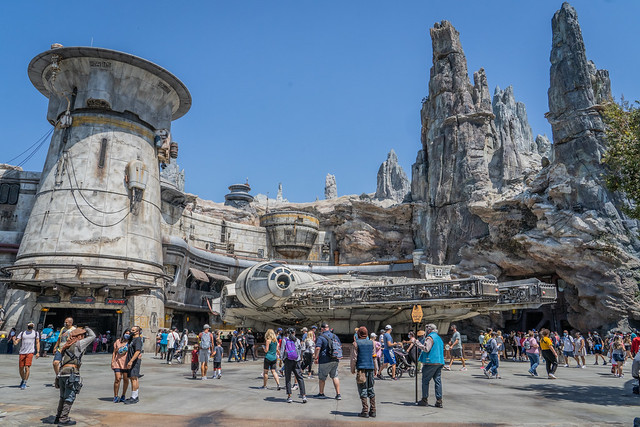 Disneyland - Star Wars Galaxy's Edge Millennium Falcon Spaceport