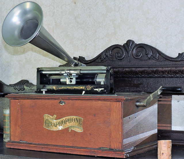 Bell's Phonograph, which he called a Graphophone