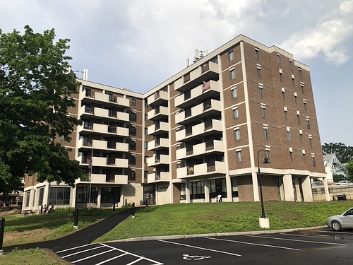 Sunrise Towers Laconia, NH 1969 by austindodgephotography, sunrisetowers architecture architektur architectuur apartments apartment building newhampshire newen