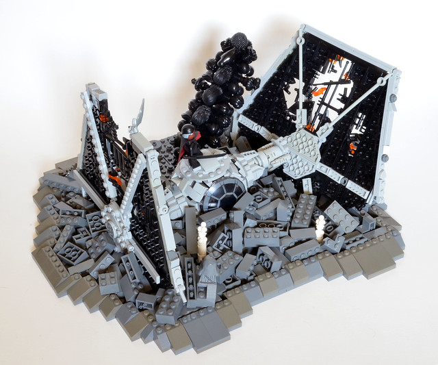 Moff Gideon's Crashed TIE Fighter back