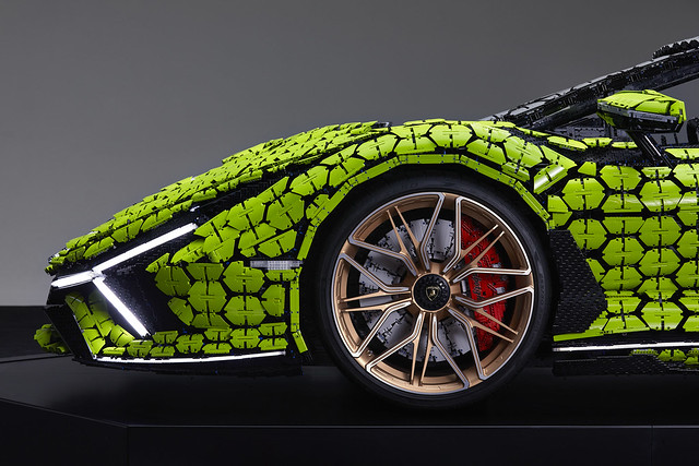 Life-size-LEGO-Technic-Lamborghini-Sian-FKP-37-21