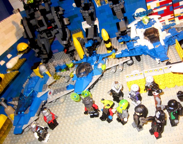 Classic Space: Galactic alien scum and pirates  gathered to see stolen space-army surplus military equipment for sale by black market dealer droids (AFOL Minifigures Lego Spacecraft and mech robots vignette) IMG_0001 (1)