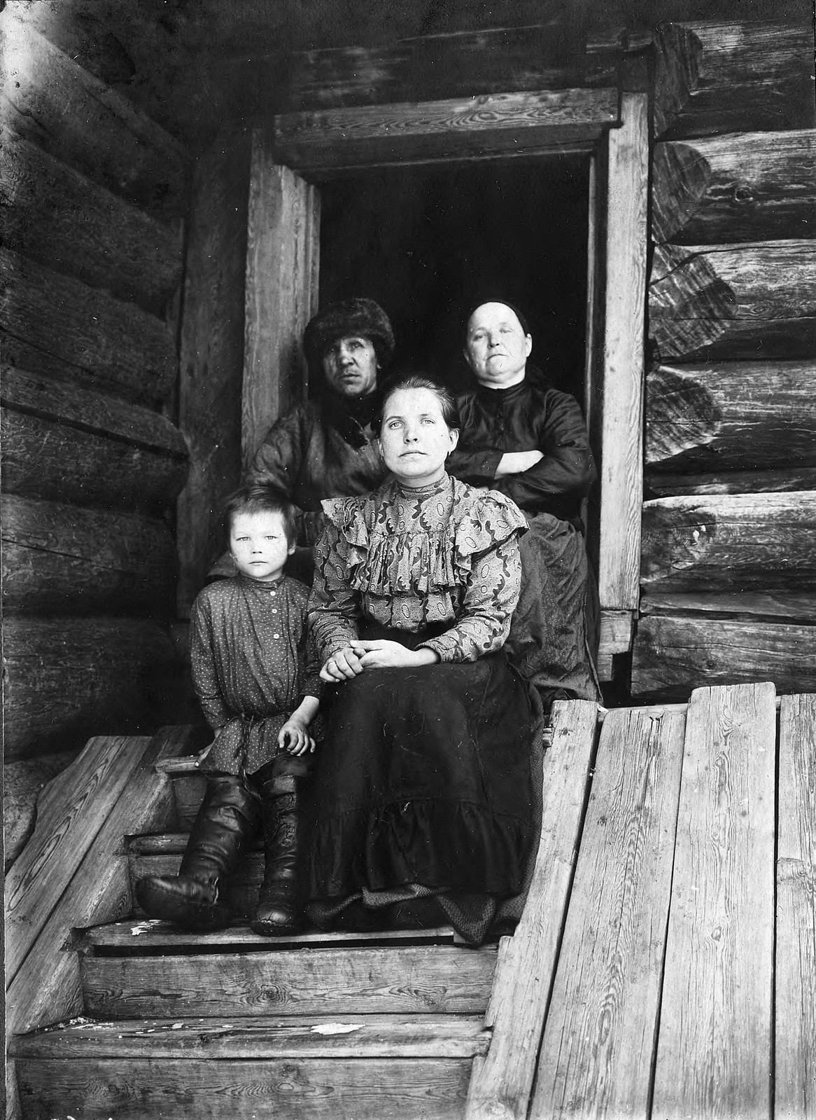 Богатая крестьянская семья из села Богучанского Енисейского уезда